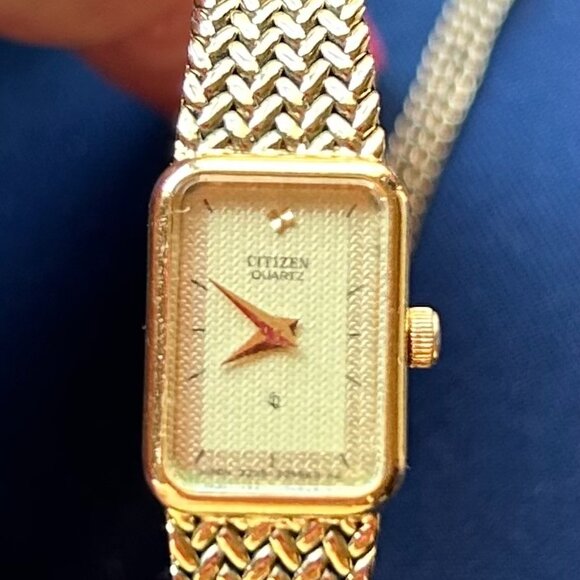 Vintage Citizen Quartz Gold Watch 1980’s - Picture 3 of 4